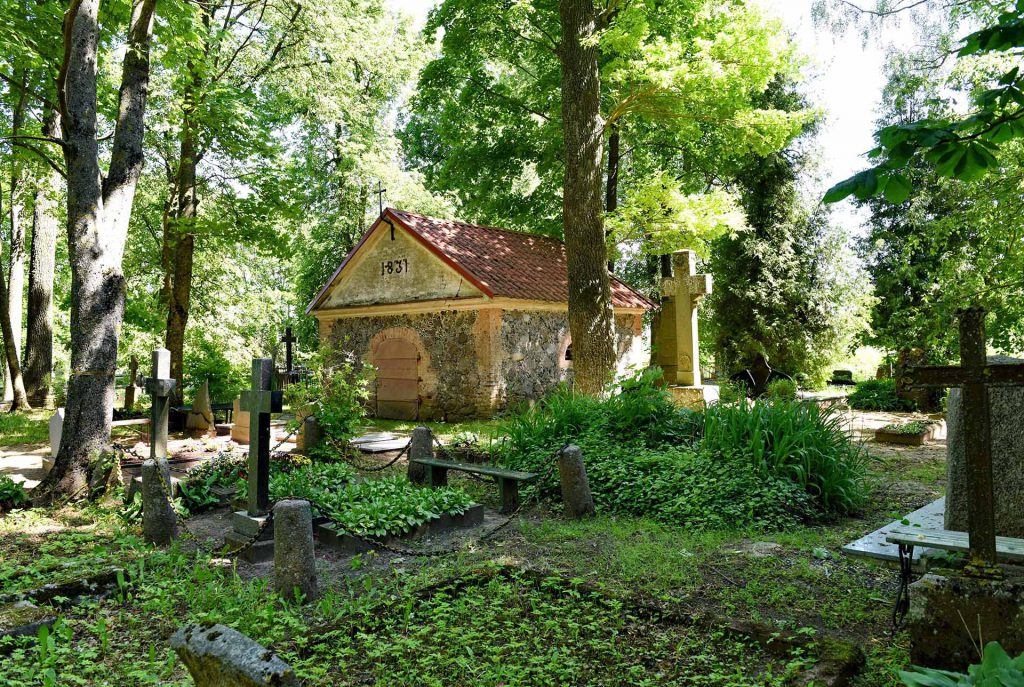Liuteronų kapinės Žeimelyje