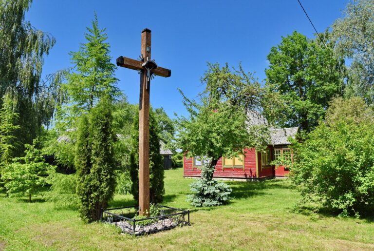 Draudelių kaimo kryžius