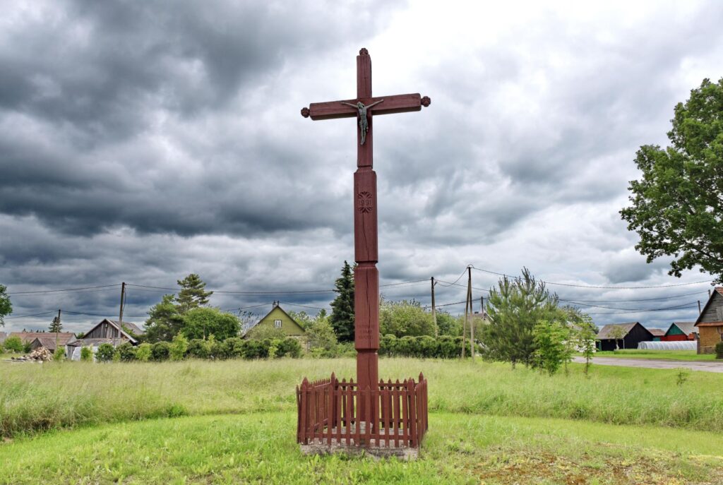 Laipuškių kaimo kryžius