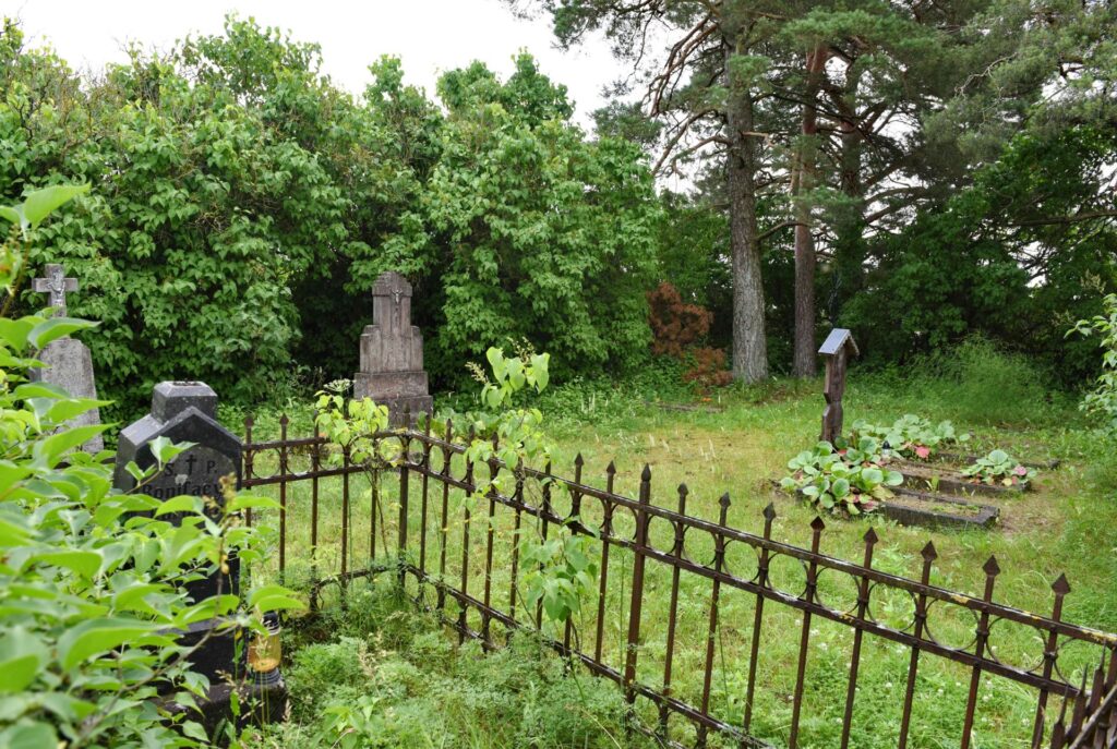 Laimučių kaimo kapinės